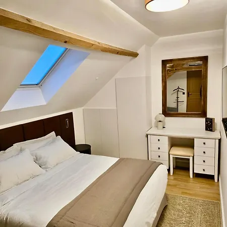 Le Maisonnette Dans Corps De Ferme Ollainville