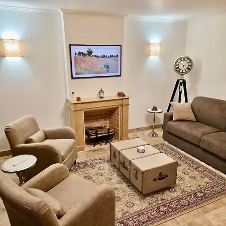 Le Maisonnette Dans Corps De Ferme Ollainville